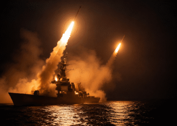 Estados Unidos lanza nuevos ataques contra Irán tras incidentes en el estrecho de Ormuz y aumenta la tensión en Medio Oriente