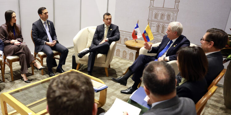 En la Cumbre del Mercosur el Presidente Daniel Noboa consolidó alianzas bilaterales con Paraguay, Chile y Bolivia.