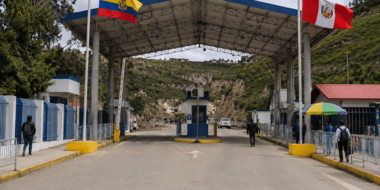 Gobierno reabre el paso fronterizo entre Loja y Perú tras seis meses de cierre y reclamos ciudadanos