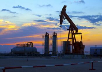 El petróleo vuelve a subir por tensiones en Medio Oriente: ¿qué impacto puede tener para Ecuador?