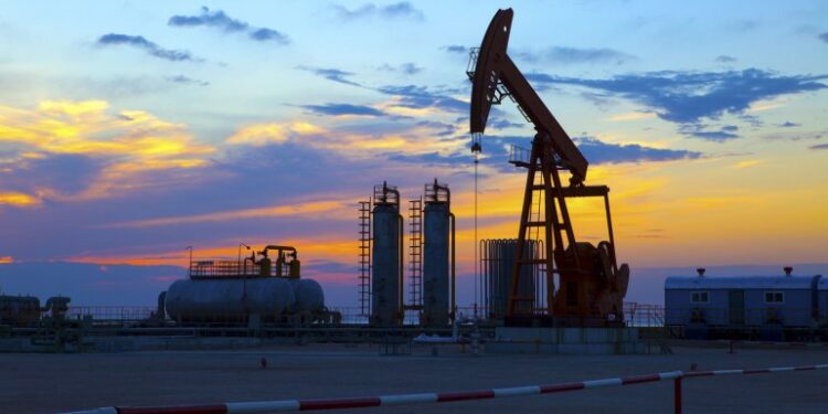 El petróleo vuelve a subir por tensiones en Medio Oriente: ¿qué impacto puede tener para Ecuador?