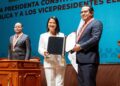 Keiko Fujimori asume presidencia peruana en medio desafíos