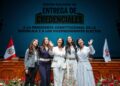 Keiko Fujimori recibe credenciales y jurará