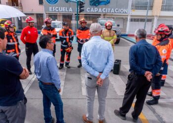 Bomberos Riobamba refuerzan seguridad con inspecciones técnicas preventivas