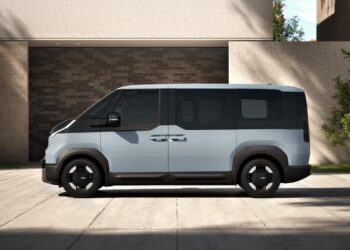 Kia PV5 Pasajeros nombrados El Mejor Coche Grande  de AUTOCAR PARA EL 2026