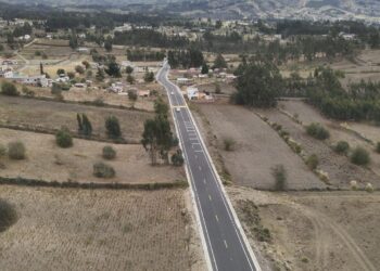 Más de 4.000 personas se benefician con la vía República II que fortalece la conectividad entre Riobamba y Guano
