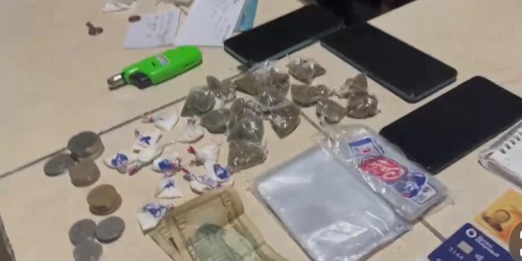 Brigada de Caballería Blindada aprehende a presunto microtraficante en Babahoyo.