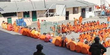 Droga, celulares y armas blancas vuelven a aparecer en intervención a la cárcel de mujeres de Riobamba y en el CPL de Guaranda.