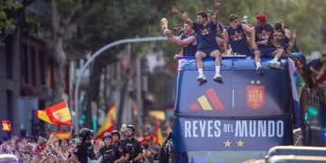 España celebra a sus héroes con emoción y orgullo