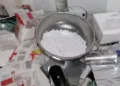 2 personas son procesadas por presunta falsificación de medicamentos