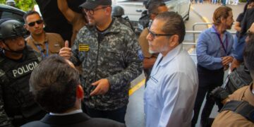 Gobierno intensifica controles y retira 1.453 fármacos