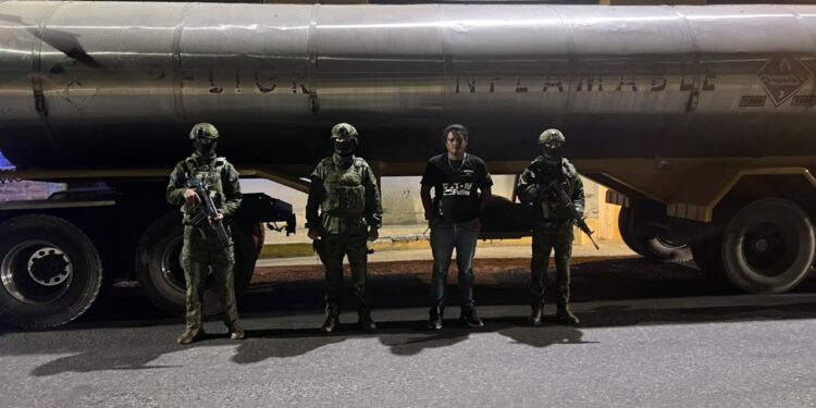 OPERACIÓN MILITAR PERMITE EL DECOMISO DE 8000 GALONES DE HIDROCARBURO EN CHIMBORAZO