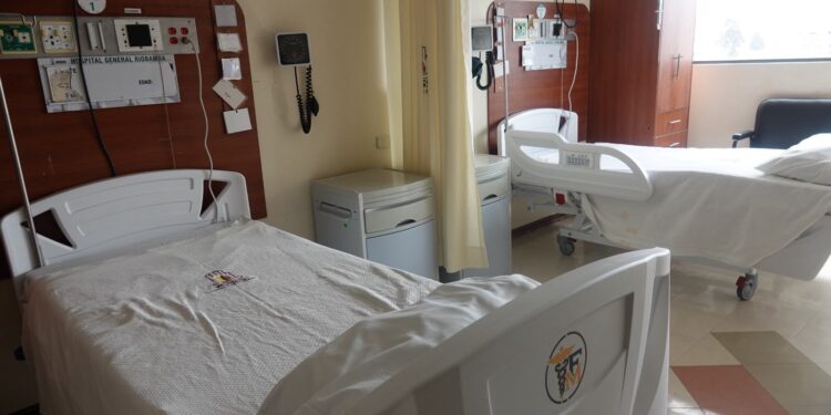 Gobierno Nacional equipa el Hospital General Riobamba del IESS: 96 camas de última tecnología contribuyen a una recuperación más cómoda y segura