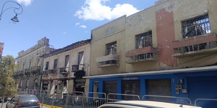 Municipio de Riobamba socializa plan integral para recuperar viviendas afectadas por incendio