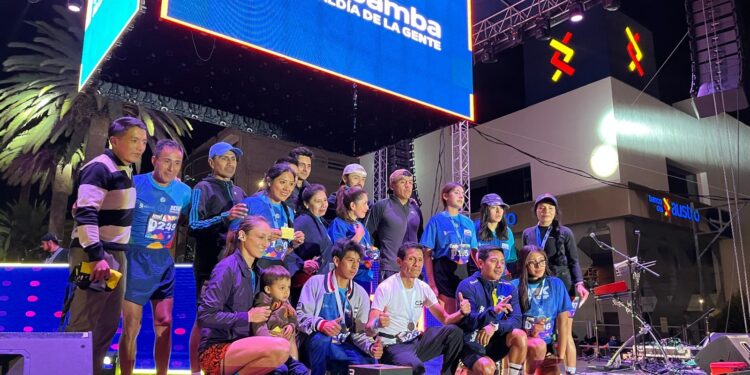 Atletas recorrieron Riobamba en histórica carrera 10K Fundación del Ecuador