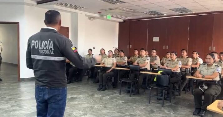 382 aspirantes con perfil profesional inician su formación policial