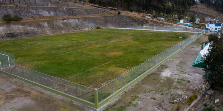 Municipio de Riobamba fortalece la infraestructura deportiva en Bayushig San Vicente,parroquia Calpi