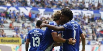 Exportación temprana de futbolistas sostiene las finanzas de los clubes ecuatorianos